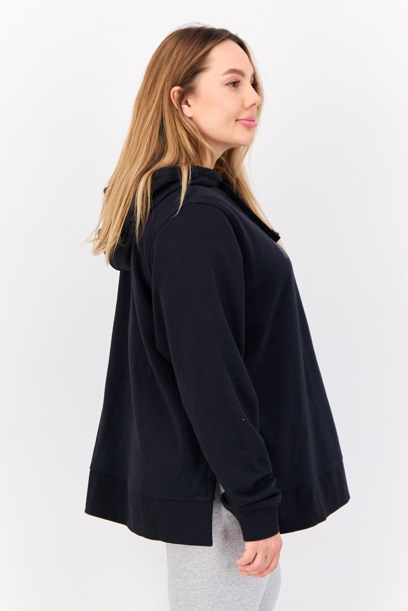 Nike بلوزة رياضية نسائية بأكمام طويلة مناسبة في الهواء الطلق، سوداء - Image 3